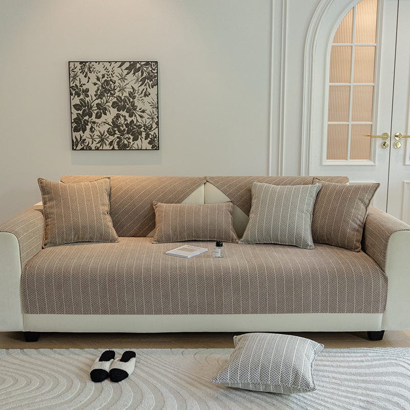 EasyCover-Sofabezug in Fischgrät, Taupebeige Fischgrät, auf einem Sofa