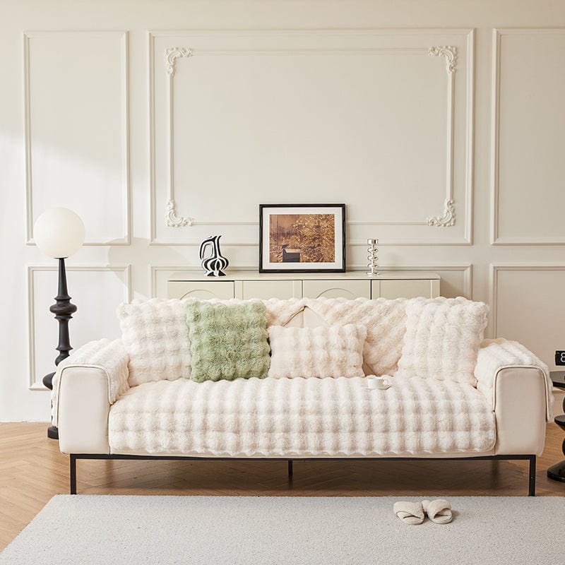 EasyCover-Sofabezug aus wattiertem Kunstfell, Cremeweiß Noppen, auf einem Sofa