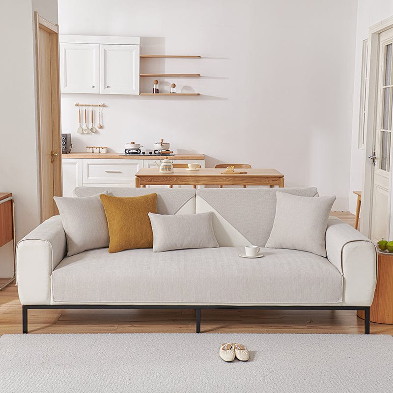 EasyCover-Sofabezug aus Chenille, Ecru, auf einem Sofa
