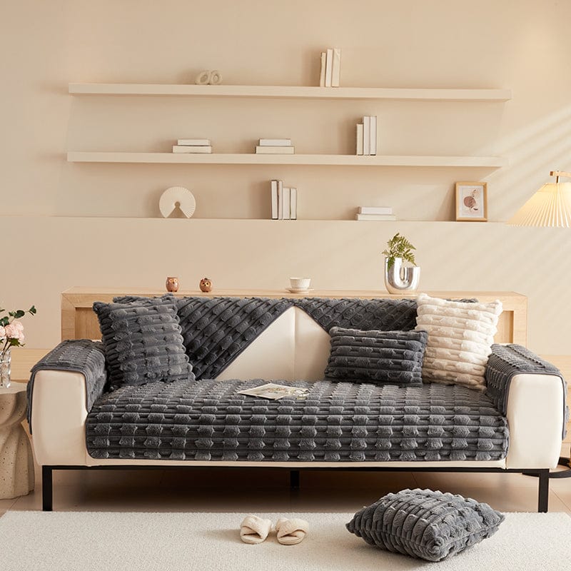 EasyCover-Sofabezug aus dickem Kunstfell, Dunkelgrau Pflasterstein, auf einem Sofa