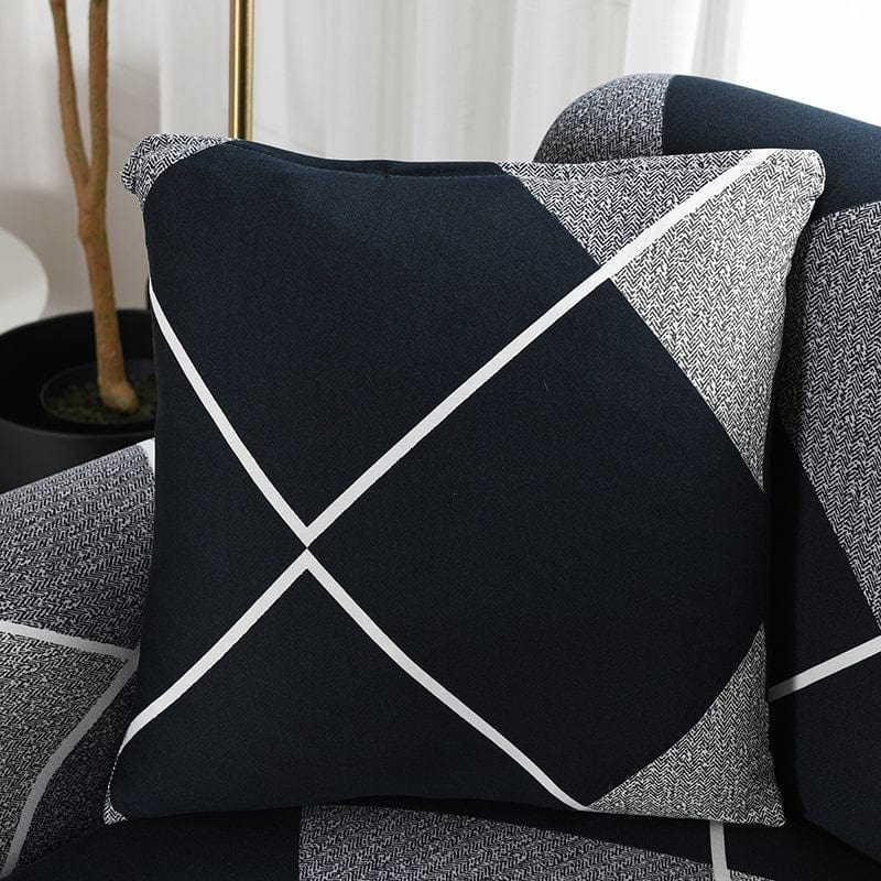 Wasserabweisende Kissenbezüge 45 × 45 cm — 2er-Set, Schwarz grafische Facetten, auf einem Sofa