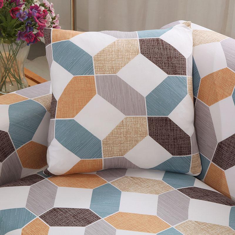 Stretch-Kissenbezüge 45 × 45 cm — 2er-Set, Geometrisch Terrakotta und Blau, auf einem Sofa